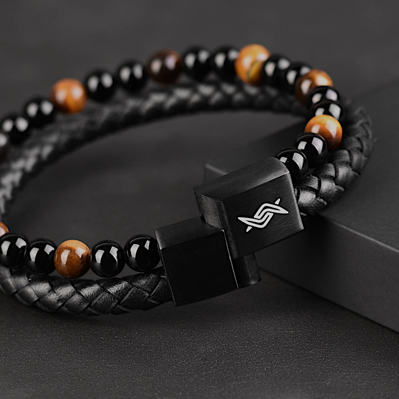 Daniel - Genuine leather bracelet with yellow tiger-eye beads, back view