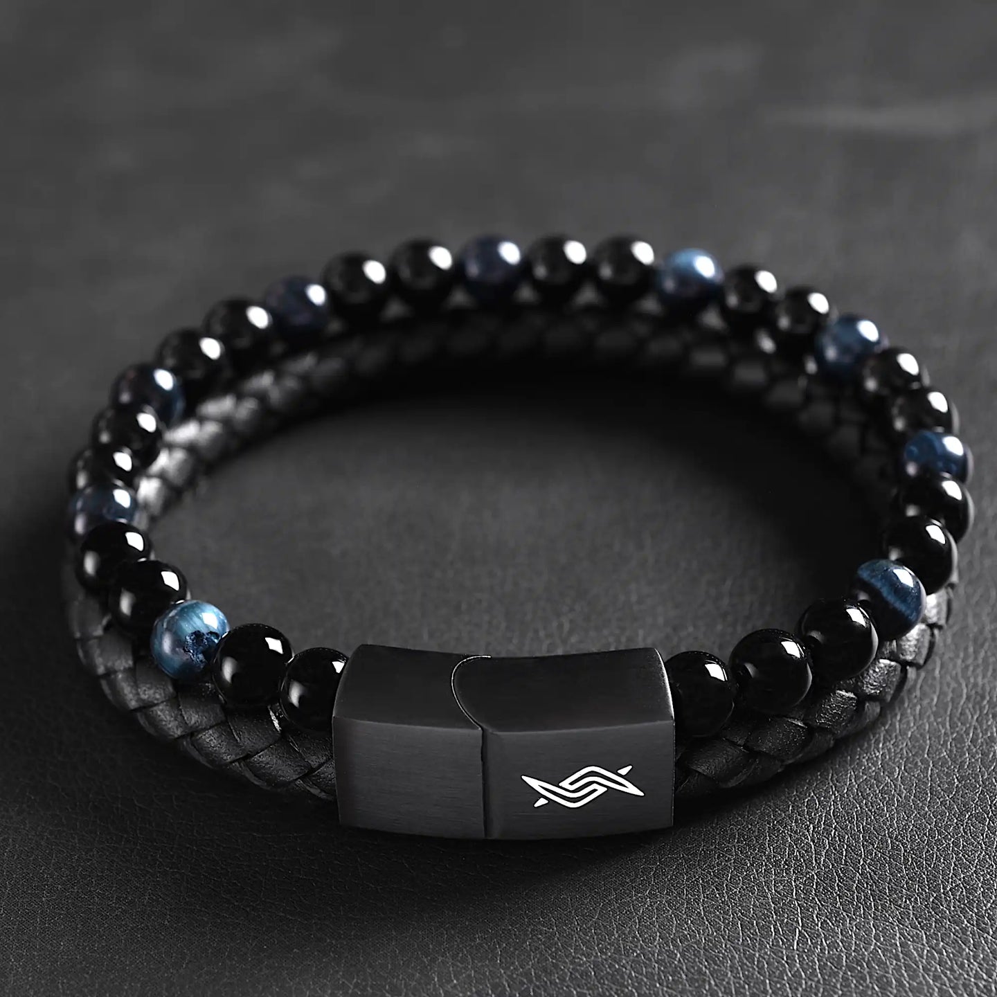 Eclipse - Leather bracelet with blue tiger-eye beads