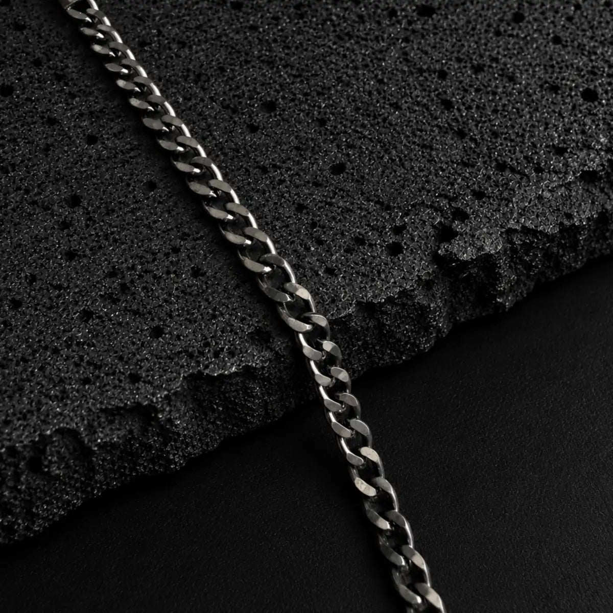 Forge — 3mm Black Curb Chain
