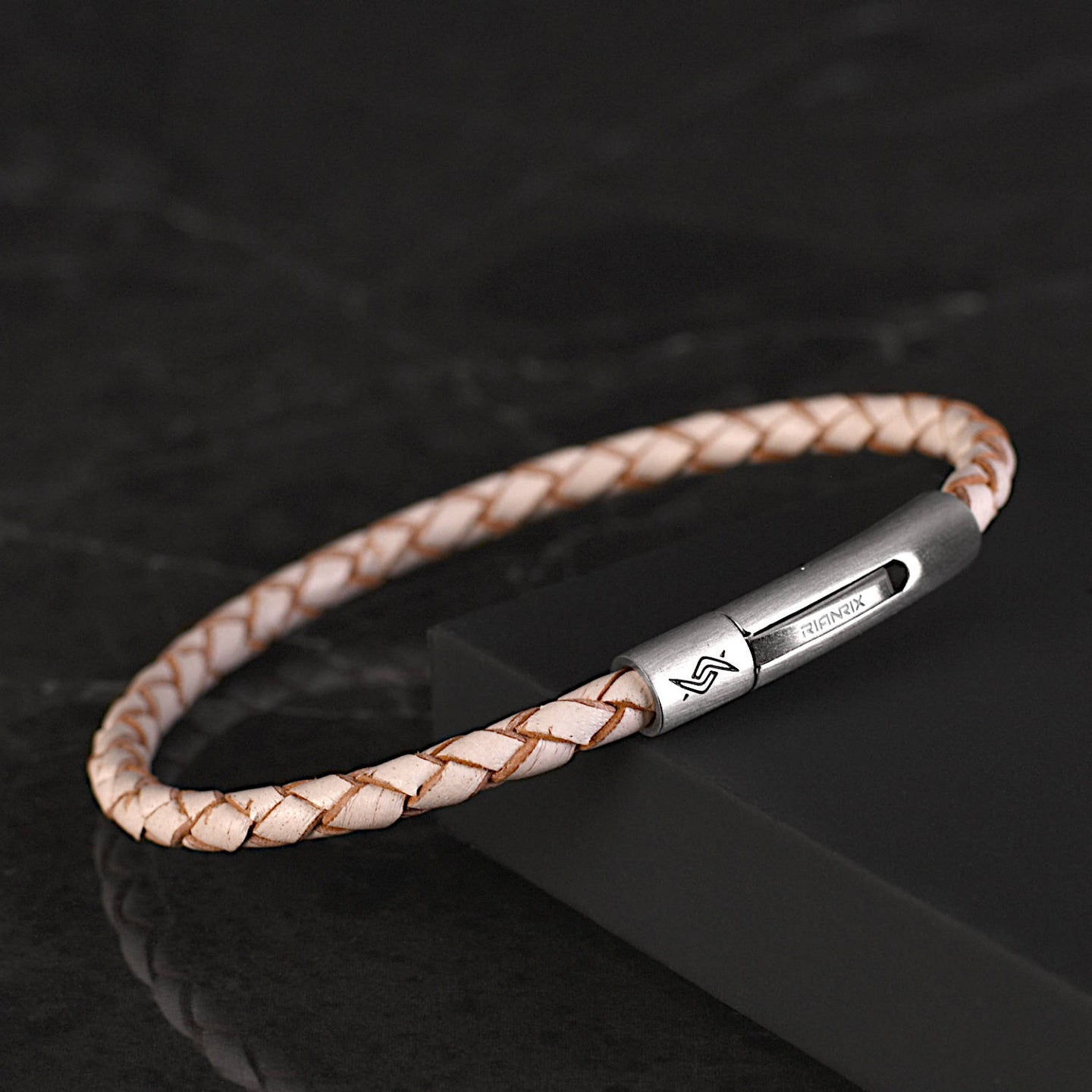 Noah - 4mm bolo genuine leather bracelet in white