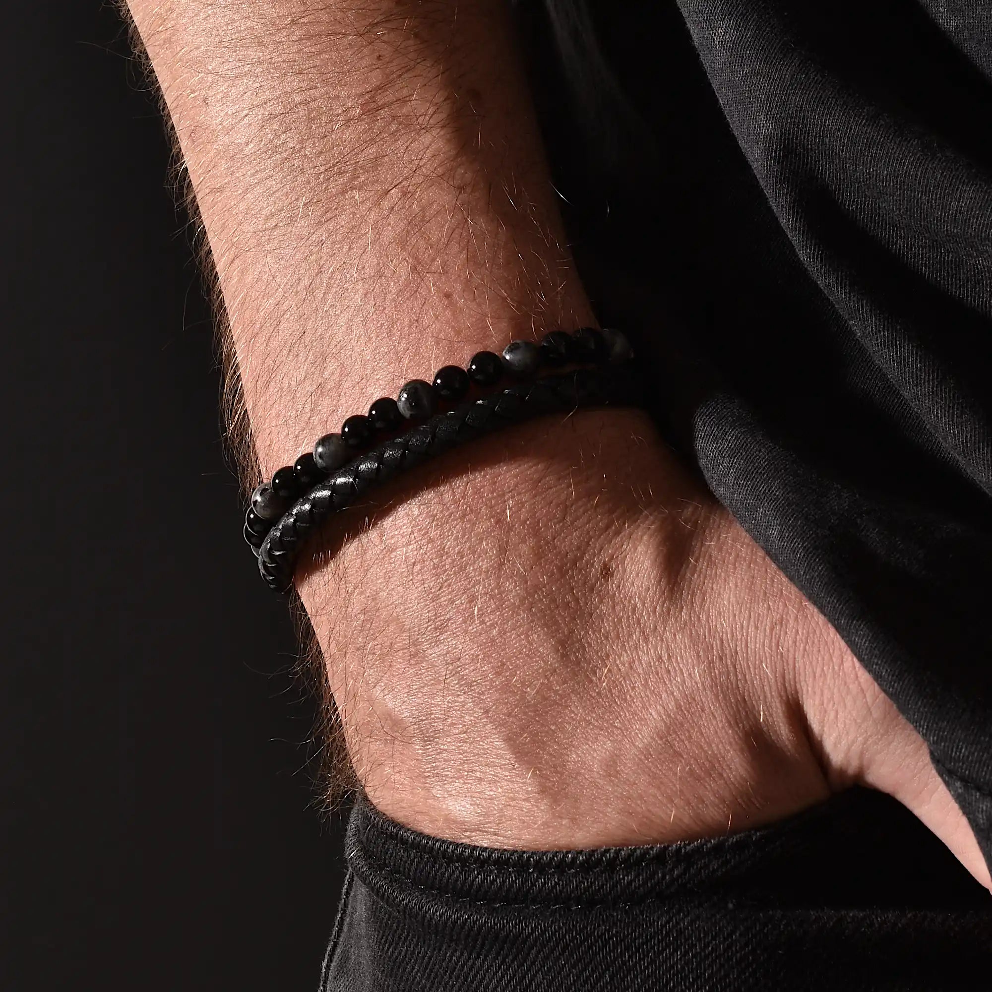 Shadow - Leather bracelet with black flash stone